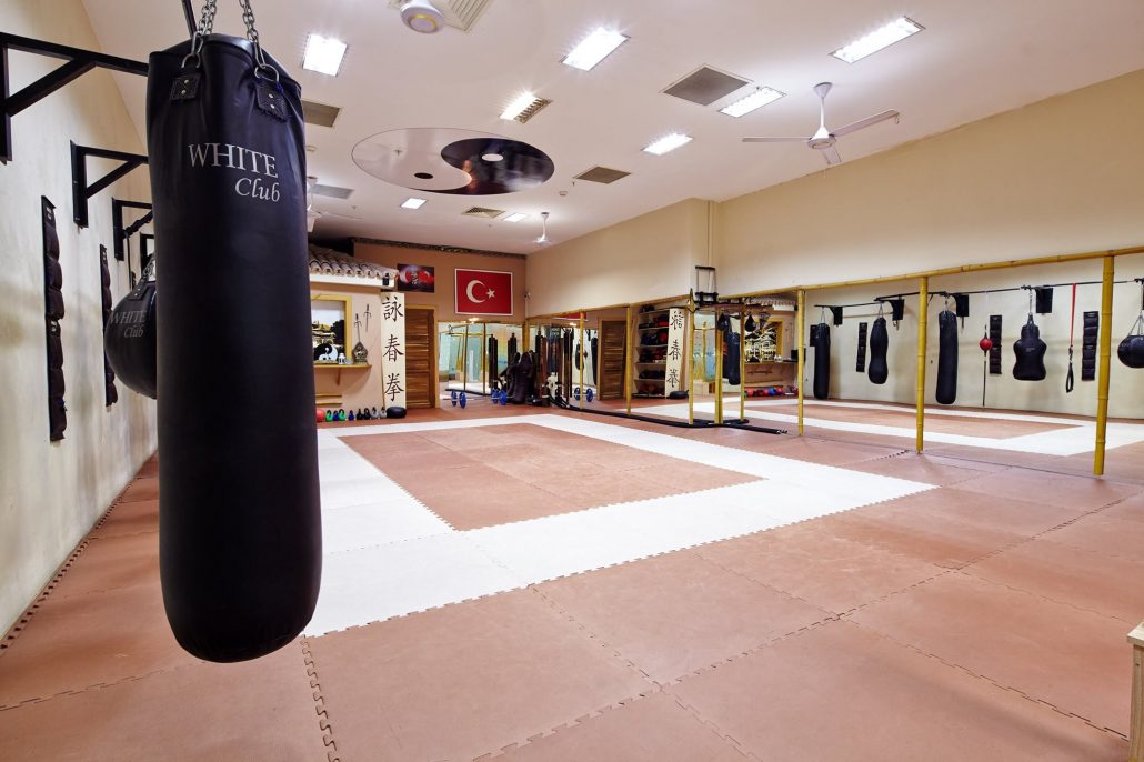 WHITE Club Premium Sports Balçova